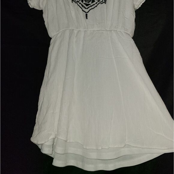 Tempted White Embroidered Dress Size S - Picture 3 of 11